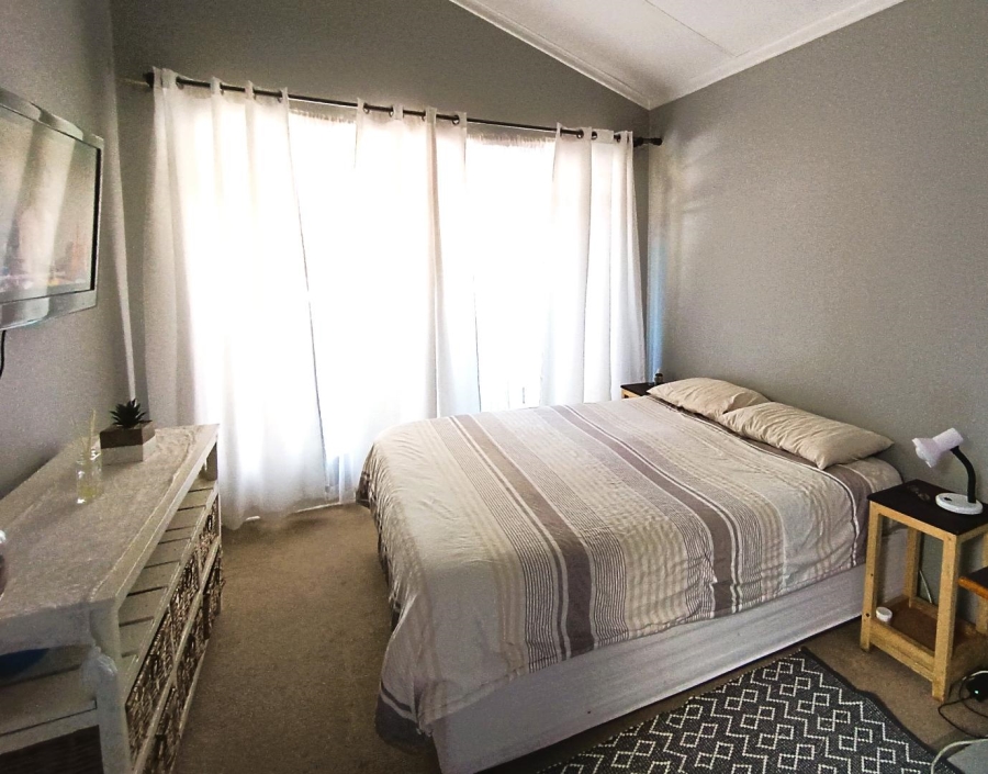 4 Bedroom Property for Sale in Langenhovenpark Free State